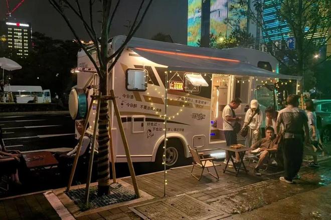 房我们把房车改成移动的家开元棋牌app不买房不租(图5)