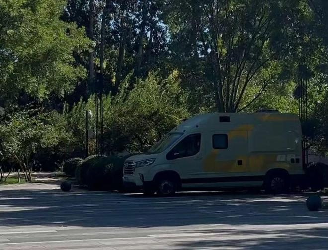 房我们把房车改成移动的家开元棋牌app不买房不租(图8)