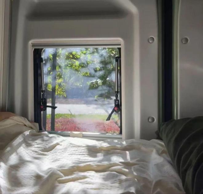 房我们把房车改成移动的家开元棋牌app不买房不租(图3)